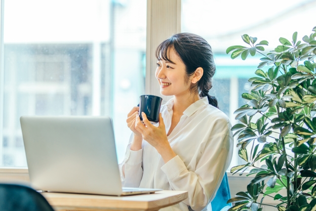 目にやさしい素材で後発白内障のリスクが少ない